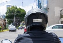 Inicia gobierno estatal entrega gratuita de chips para motociclistas en Puebla.