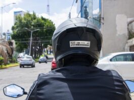 Inicia gobierno estatal entrega gratuita de chips para motociclistas en Puebla.