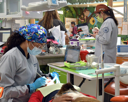 Proporciona BUAP tratamiento dental especializado a menores de edad.