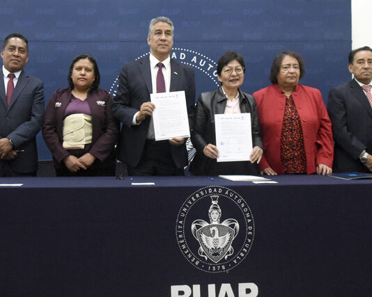 Signan convenio de colaboración BUAP y la USEP.