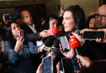 Demostré que se puede ser institucional desde un micrófono del poder del Estado mexicano: Kenia Lopez.