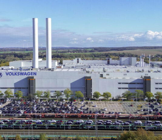 Gobierno del estado reconoce el avance en la revisión salarial entre VW y el SITIAVW