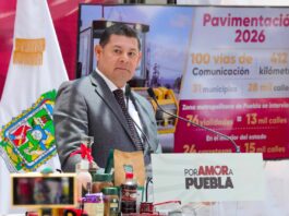 Alejandro Armenta informa de avances en materia de infraestructura y mantenimiento de calles y carreteras.