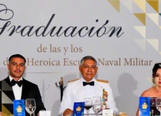 Omar García Harfuch participó en la graduación de cadetes de la Heroíca Escuela Naval Militar.