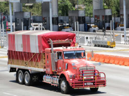 En Puebla autoridades federales ejecutan23 cateos y detienen a 9 personas relacionadas al robo de autotransporte de carga.