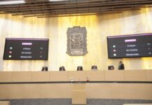 Legisladores presentan iniciativas para la regulación de dispositivos móviles en escuelas.