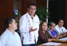 Pável Gaspar se reúne con representantes de pueblos y comunidades indígenas en Tehuacán.