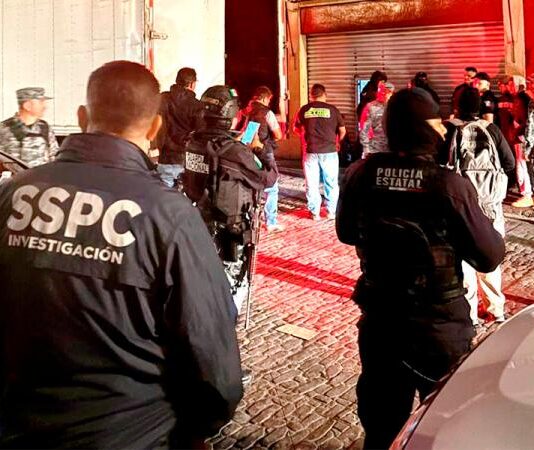 Autoridades federales y estatales aseguran 14 locales en la Plaza de la Tecnología