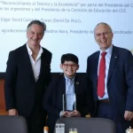 CCE reconoce a David Da Vinci por su contribución a una educación más integral en México