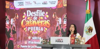 Juventudes poblanas proyectan identidad cultural y tradiciones de día de muertos.