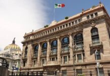 Banco de México presenta encuesta mensual sobre expectativas económicas.