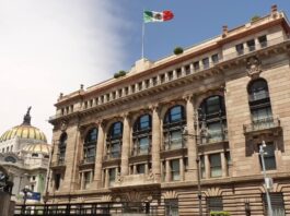 Banco de México presenta encuesta mensual sobre expectativas económicas.